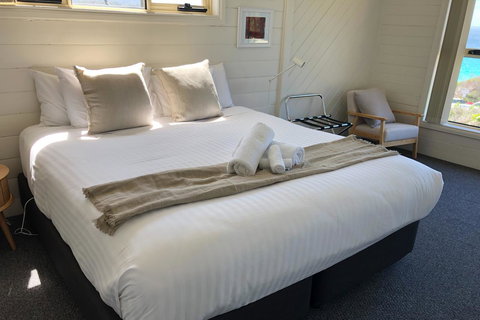 BINALONG BEACH COTTAGE Beachfront At Bay Of Fires Next To Restaurant - Broome Tourism 6