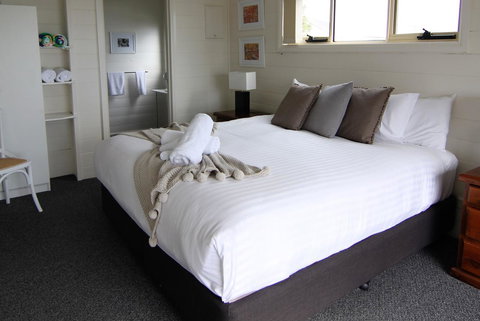 BINALONG BEACH COTTAGE Beachfront At Bay Of Fires Next To Restaurant - Broome Tourism 15