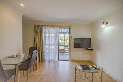 Queechy Motel - Broome Tourism 21