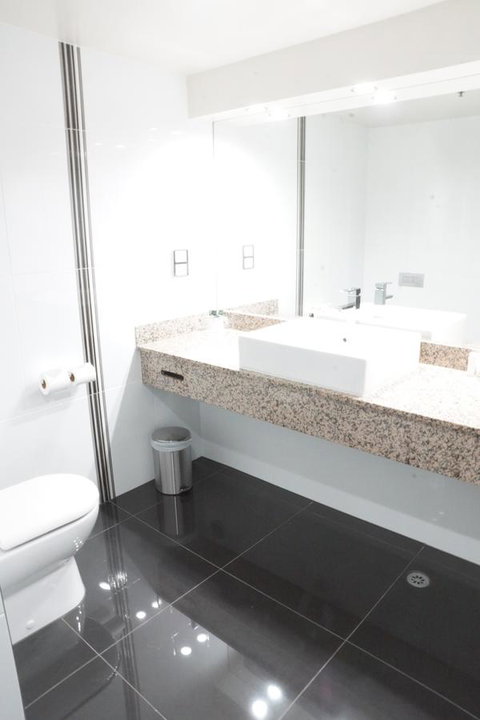 Hotel Grand Chancellor Launceston - Broome Tourism 24