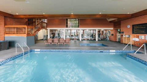 Country Club Tasmania - Broome Tourism 21