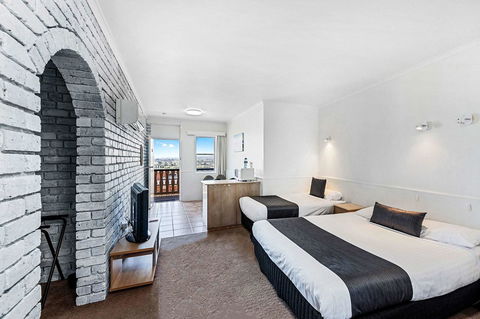 Coach House Launceston - Broome Tourism 13