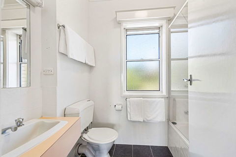 Coach House Launceston - Broome Tourism 25