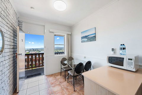 Coach House Launceston - Broome Tourism 11