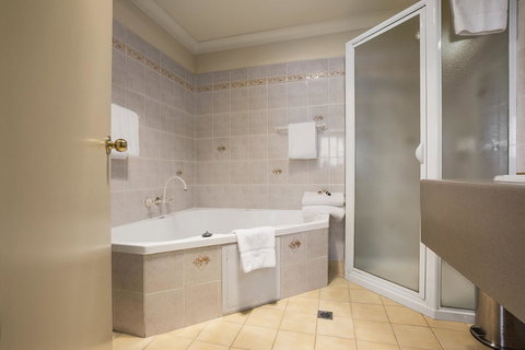 Hadley\'s Orient Hotel - Broome Tourism 19