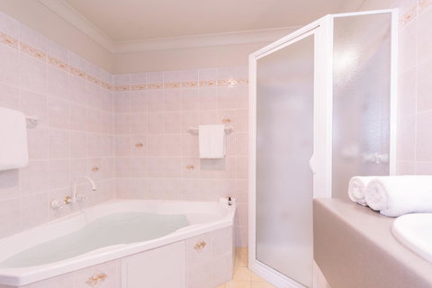 Hadley\'s Orient Hotel - Broome Tourism 40