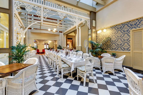 Hadley\'s Orient Hotel - Broome Tourism 2