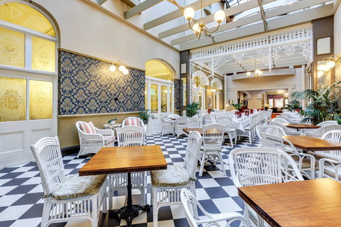 Hadley\'s Orient Hotel - Broome Tourism 1