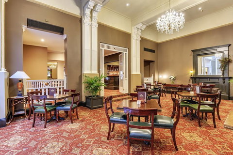 Hadley\'s Orient Hotel - Broome Tourism 10