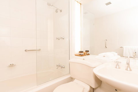 Hadley\'s Orient Hotel - Broome Tourism 39