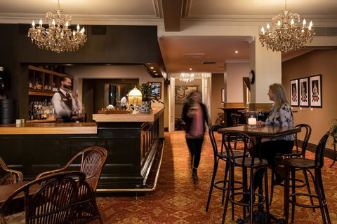 Hadley\'s Orient Hotel - Broome Tourism 15