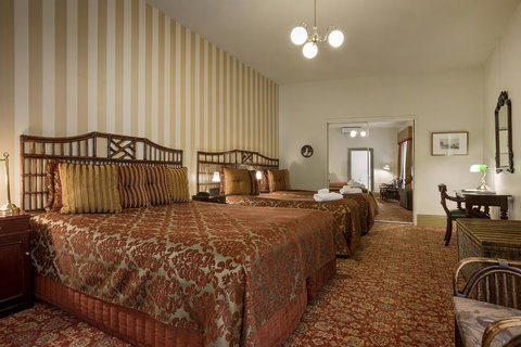 Hadley\'s Orient Hotel - Broome Tourism 21