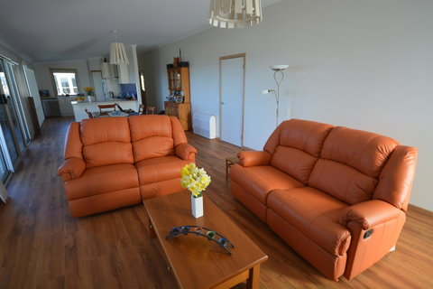 Seascape Beach House - Broome Tourism 5