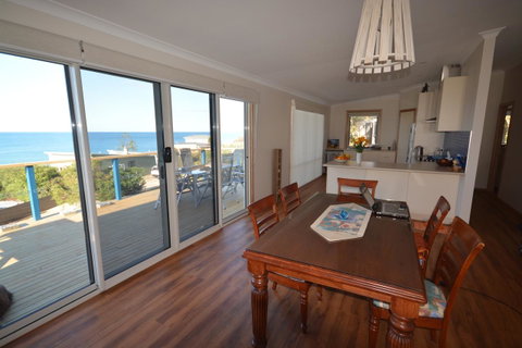 Seascape Beach House - Broome Tourism 3