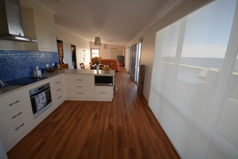 Seascape Beach House - Broome Tourism 1