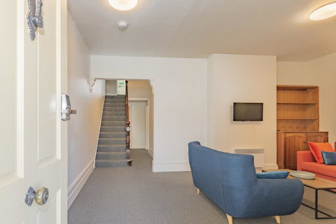 4 Bedroom House - Hobart CBD - Free Parking - Free WIFI - Broome Tourism 21