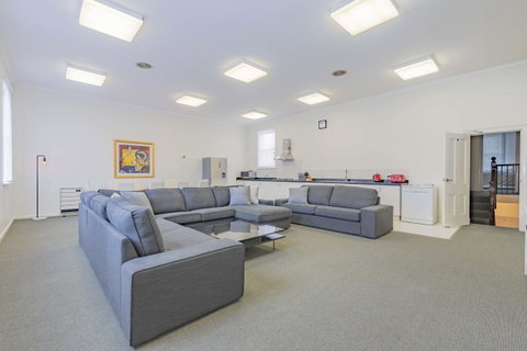 4 Bedroom House - Hobart CBD - Free Parking - Free WIFI - Broome Tourism 17