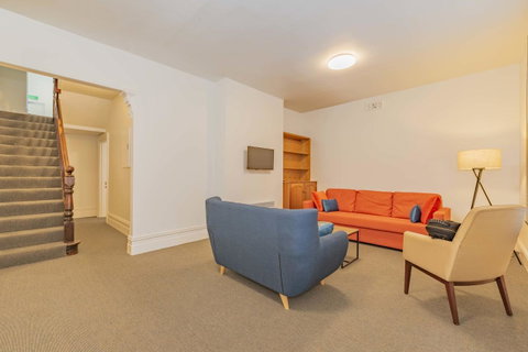 4 Bedroom House - Hobart CBD - Free Parking - Free WIFI - Broome Tourism 6