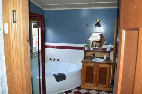 The Dragonfly Inn - Broome Tourism 15