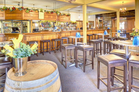 The Richmond Arms Hotel - Broome Tourism 12