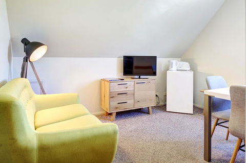 The Richmond Arms Hotel - Broome Tourism 5