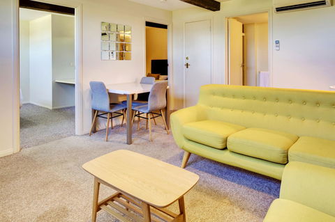 The Richmond Arms Hotel - Broome Tourism 3