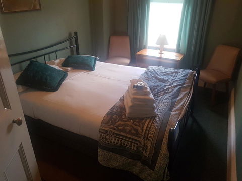 The Richmond Arms Hotel - Broome Tourism 9