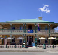The Richmond Arms Hotel - Broome Tourism