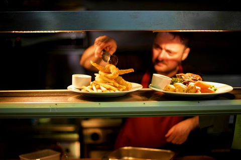 The Richmond Arms Hotel - Broome Tourism 16