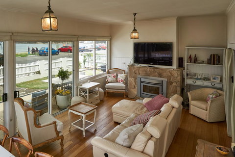 The Ultimate Beach House - Broome Tourism 3