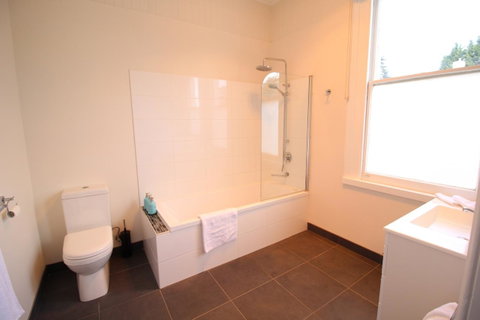Trinity Hill Apartments - Broome Tourism 19