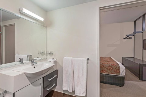 Mantra One Sandy Bay Road - Broome Tourism 21