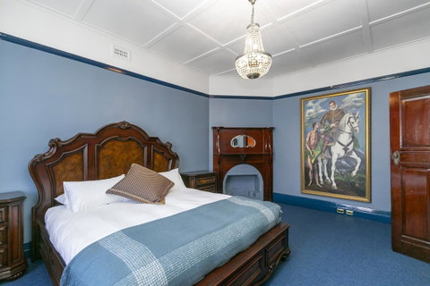 Insomnia On Elizabeth - Broome Tourism 1