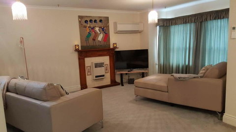 City Townhouse Walking Distance To City - Broome Tourism 5