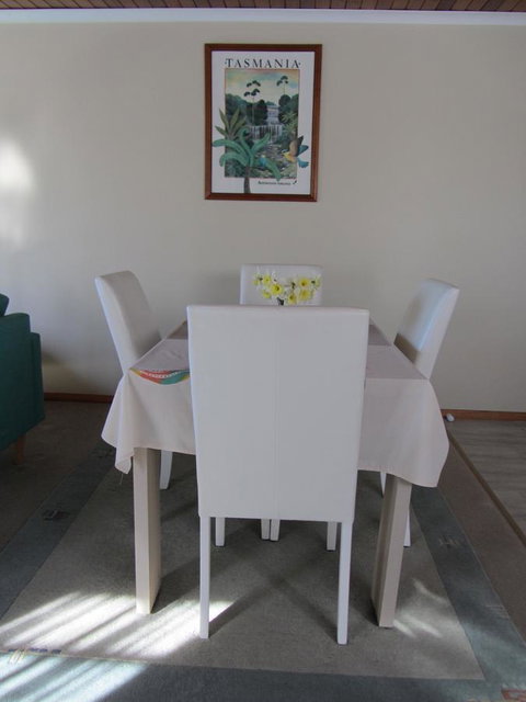 Elm Trees Accommodation @ Ross - Broome Tourism 14