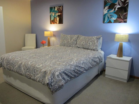 Elm Trees Accommodation @ Ross - Broome Tourism 0