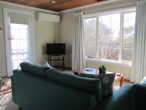Elm Trees Accommodation @ Ross - Broome Tourism 15