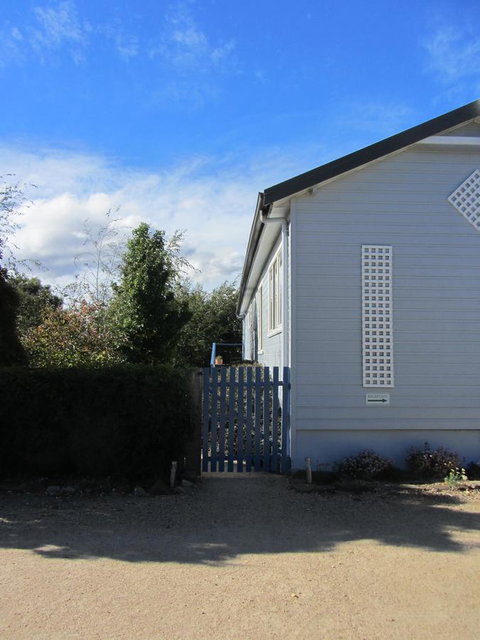 Elm Trees Accommodation @ Ross - Broome Tourism 3