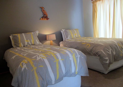 Elm Trees Accommodation @ Ross - Broome Tourism 9