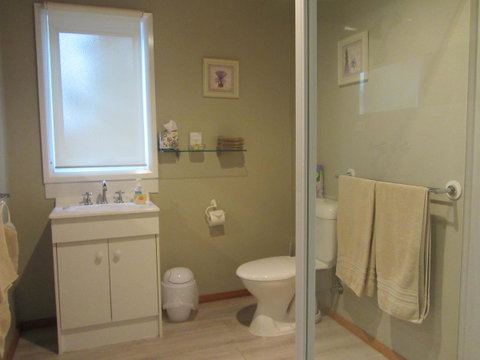 Elm Trees Accommodation @ Ross - Broome Tourism 10