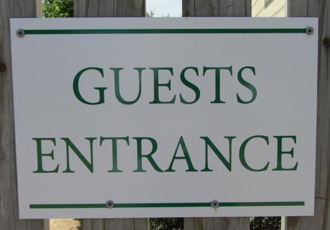 Elm Trees Accommodation @ Ross - Broome Tourism 8