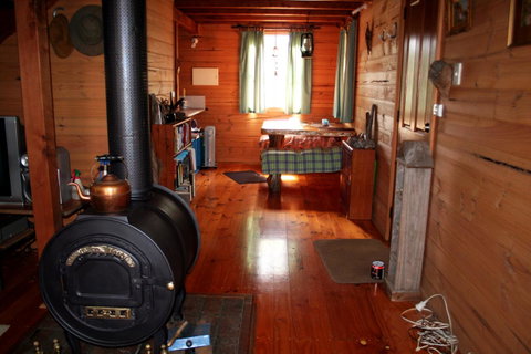 Cradle Mountain Love Shack - Broome Tourism 1
