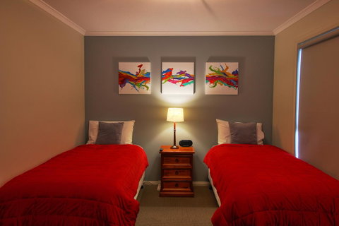 Hobart Villa - Broome Tourism 8