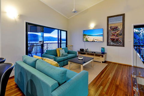 NEWLY BEAUTFULLY RENOVATED 16 The Casuarina - 3 Bedroom House With 180 Degree Ocean Views - Broome Tourism 3