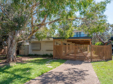 Ngungun Street 10, Dicky Beach - Broome Tourism 0