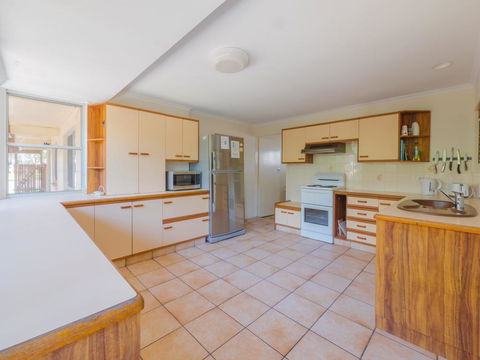 Ngungun Street 10, Dicky Beach - Broome Tourism 2