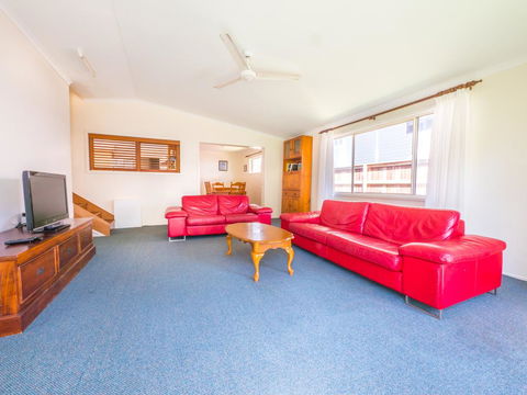 Ngungun Street 10, Dicky Beach - Broome Tourism 3