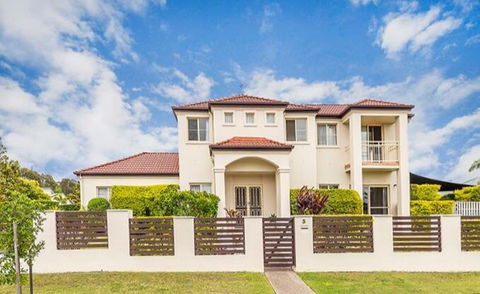 Nice Home In The Regatta Waters Estate Close To Theme Parks - Broome Tourism 0