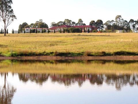 Noble Willow Studio Lovedale. Spacious, With Views And Pool - Broome Tourism 0