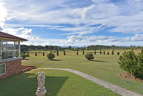 Noble Willow Studio Lovedale. Spacious, With Views And Pool - Broome Tourism 2
